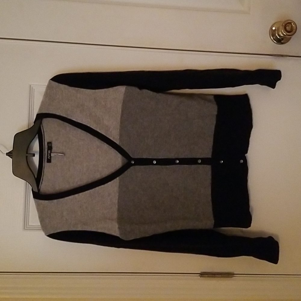 NWOT Apt 9 Ladies Cashmere Cardigan